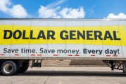 两人合盘Dollar General上调全年预期 股价大涨15%